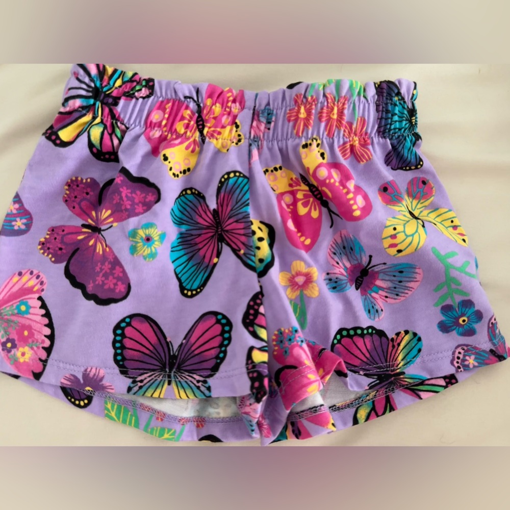 A Children’s Place Shorts- butterfly print 12-18mo